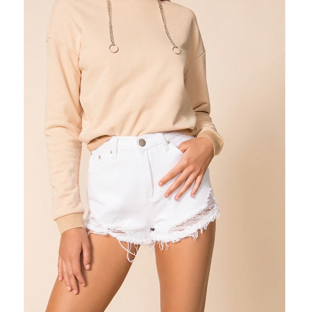 superdown Lori Denim Shorts in White 23